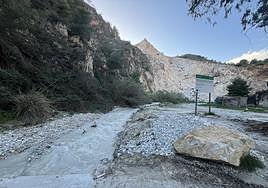 The flow of the Chíllar River on Monday, near the old Frigiliana aggregate quarry.