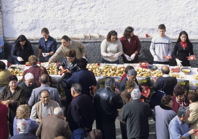 Early arrivals in Periana can enjoy a miller's breakfast.