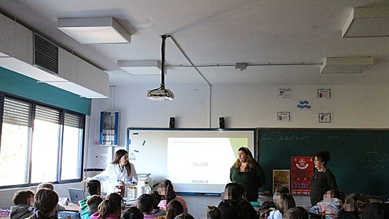 Cártama schoolchildren taught the importance of correct disposal of used cooking oil