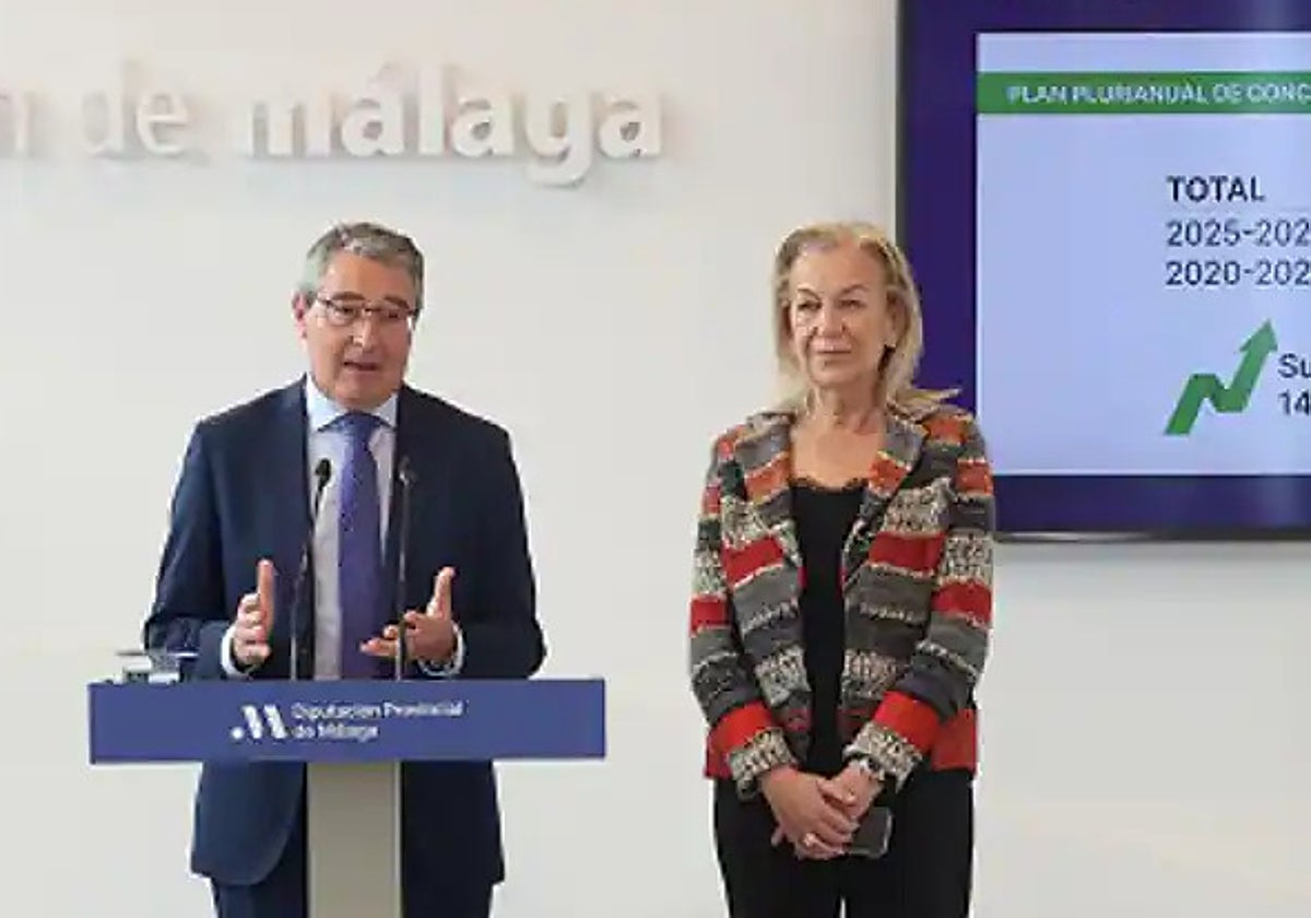 Francisco Salado and Kika Caracuel, this Wednesday, at the Diputación