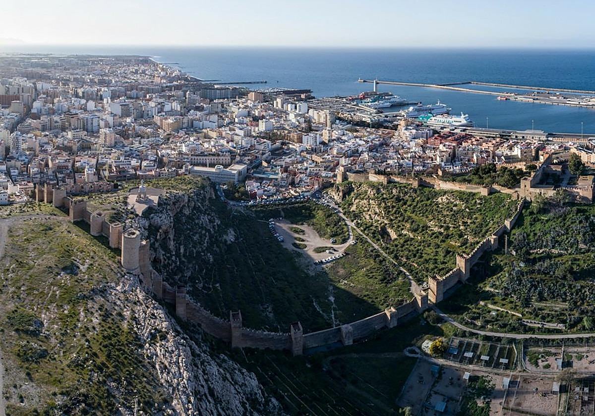 Almeria, the happiest city to live in in Spain, according to Sonneil.