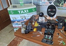 Some of the objects left in Granada's taxis.