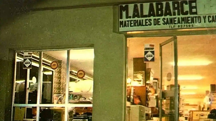 Popular family-run Marbella plumbing supply and bathroom business celebrates 50th anniversary