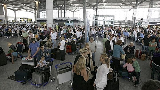 Overbooked flight in Spain? This is what passengers are entitled to if they are denied boarding