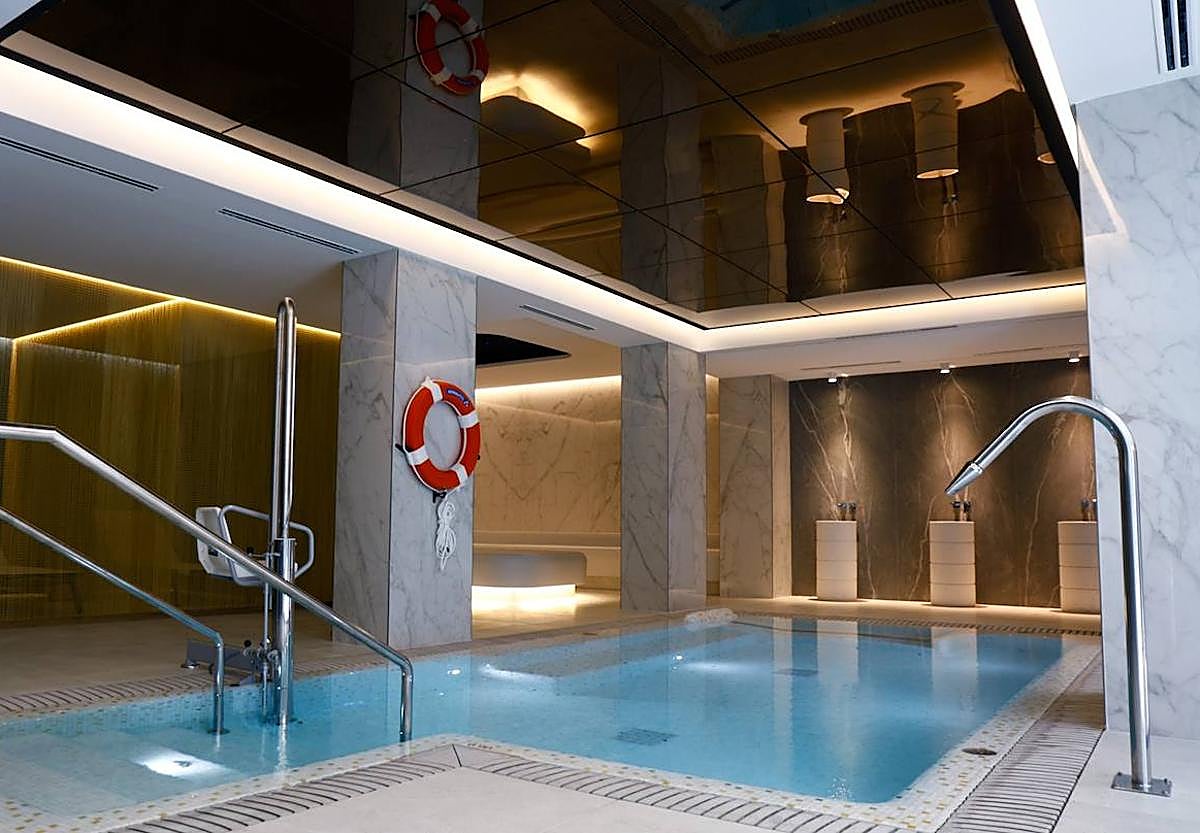 Imagen secundaria 1 - Take a peek inside as eye-watering price of two 'jewel in the crown' sea-facing penthouses in Malaga city is revealed