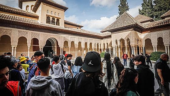 Alhambra visitor numbers peak as tickets sold out a month in advance