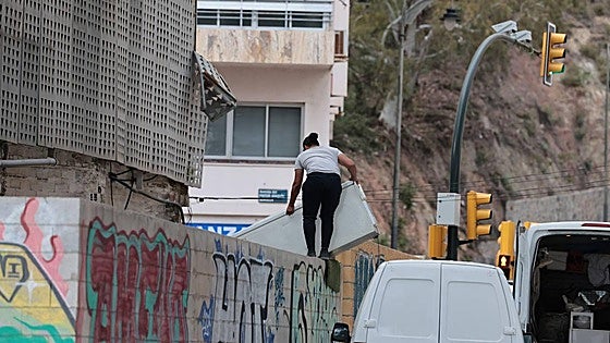 Squatters in building on prime site in one of most exclusive areas of Malaga city evicted due to risk of it collapsing