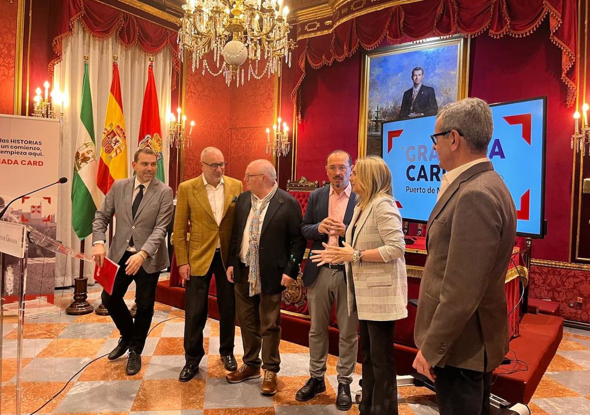 Joaquín Rubio, Rodrigo Ruiz-Jiménez, Gregorio García, Fernando Egea, Marifrán Carazo y José Ramón Ferreira presentan el bono.