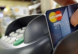 Carer arrested after 18,000 euros goes missing from the woman she was looking after in Casares