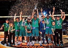 The Unicaja players with the FIBA Champions League title trophy.