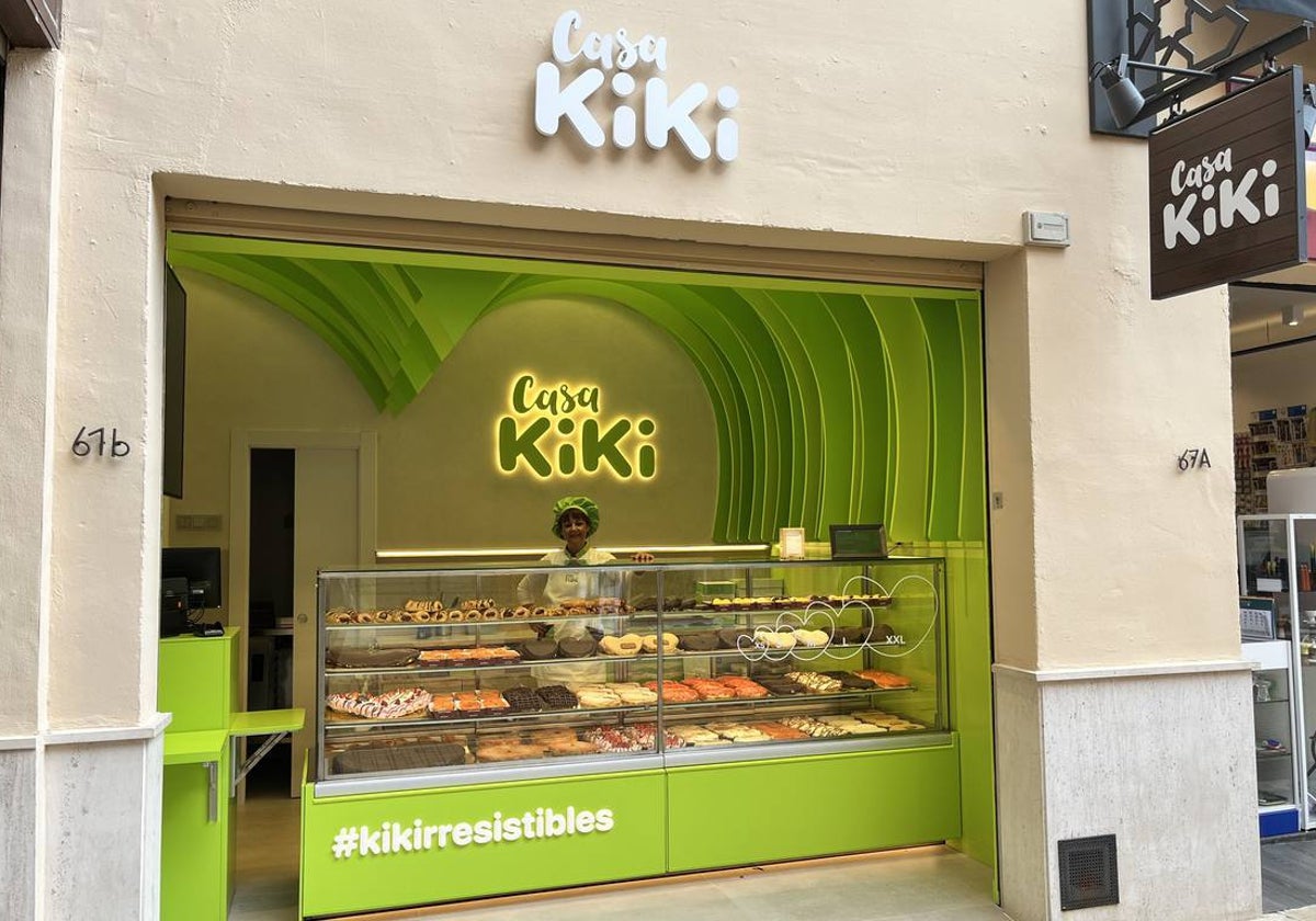 Casa Kiki and its huge palm leaf-shaped flaky pastry creations come to Plaza Mayor