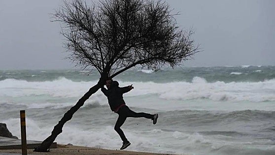 Spain's state Met Office extends yellow 'risk' weather warnings in Andalucía this 1 May public holiday