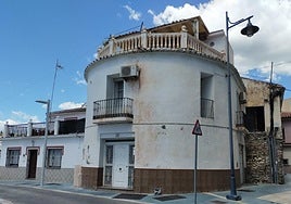 The remains of the tower from which Torre del Mar gets its name.