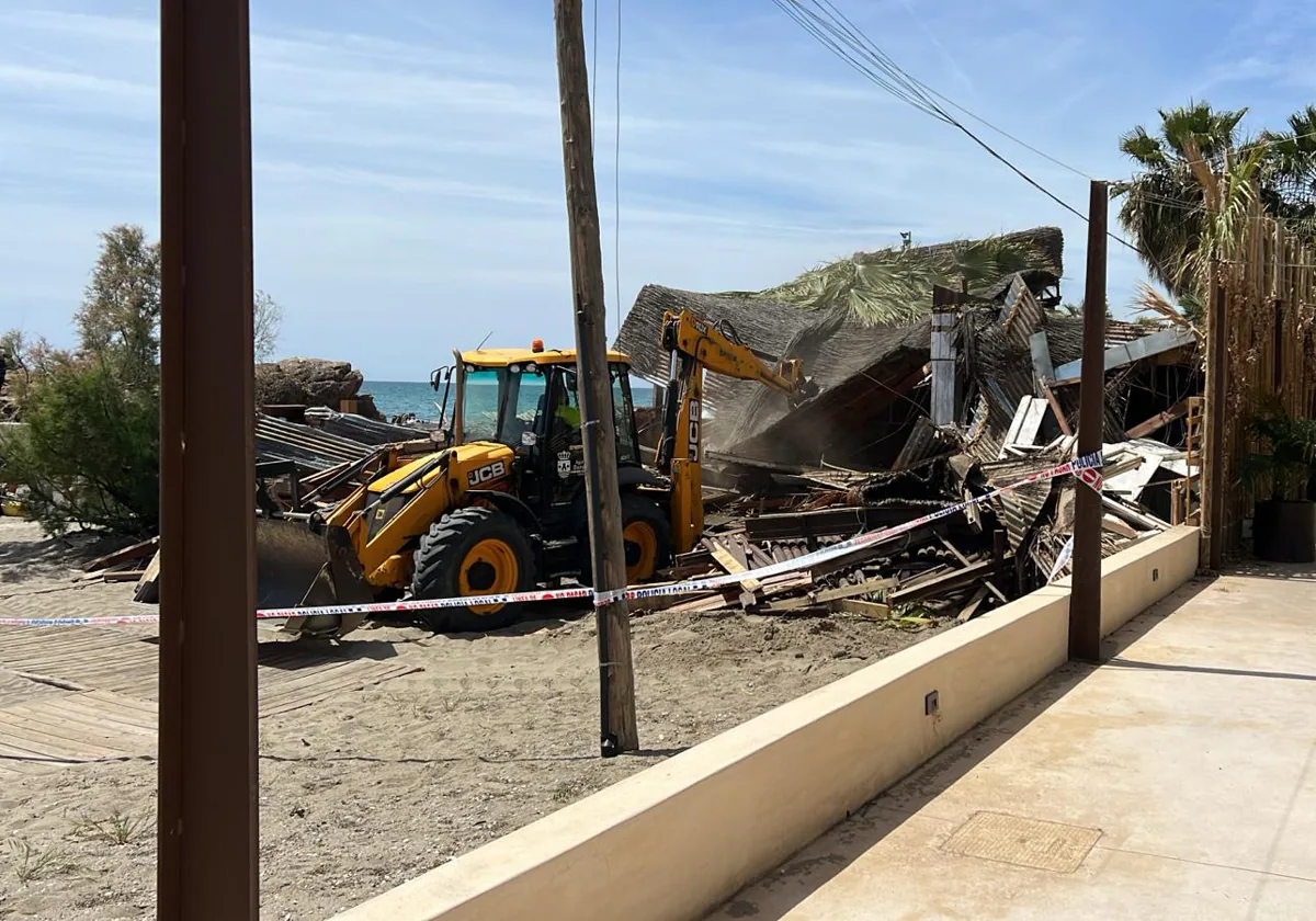 Well-known Costa del Sol beach bar and restaurant finally demolished ...