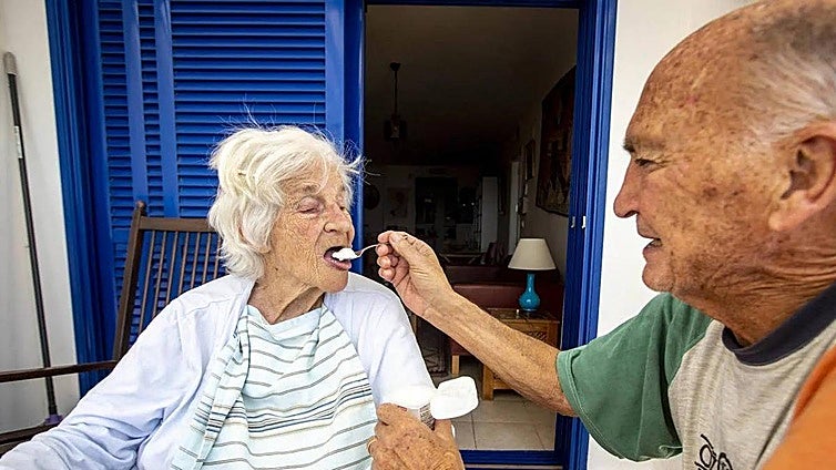One man's fight to get back his wife's dentures from a hospital on the Granada coast