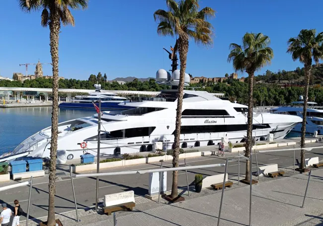 The Illusion is moored in front of the chapel of the Virgen del Carmen.