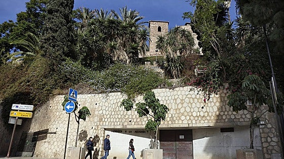 Malaga city council to replace castle lift after constant breakdowns