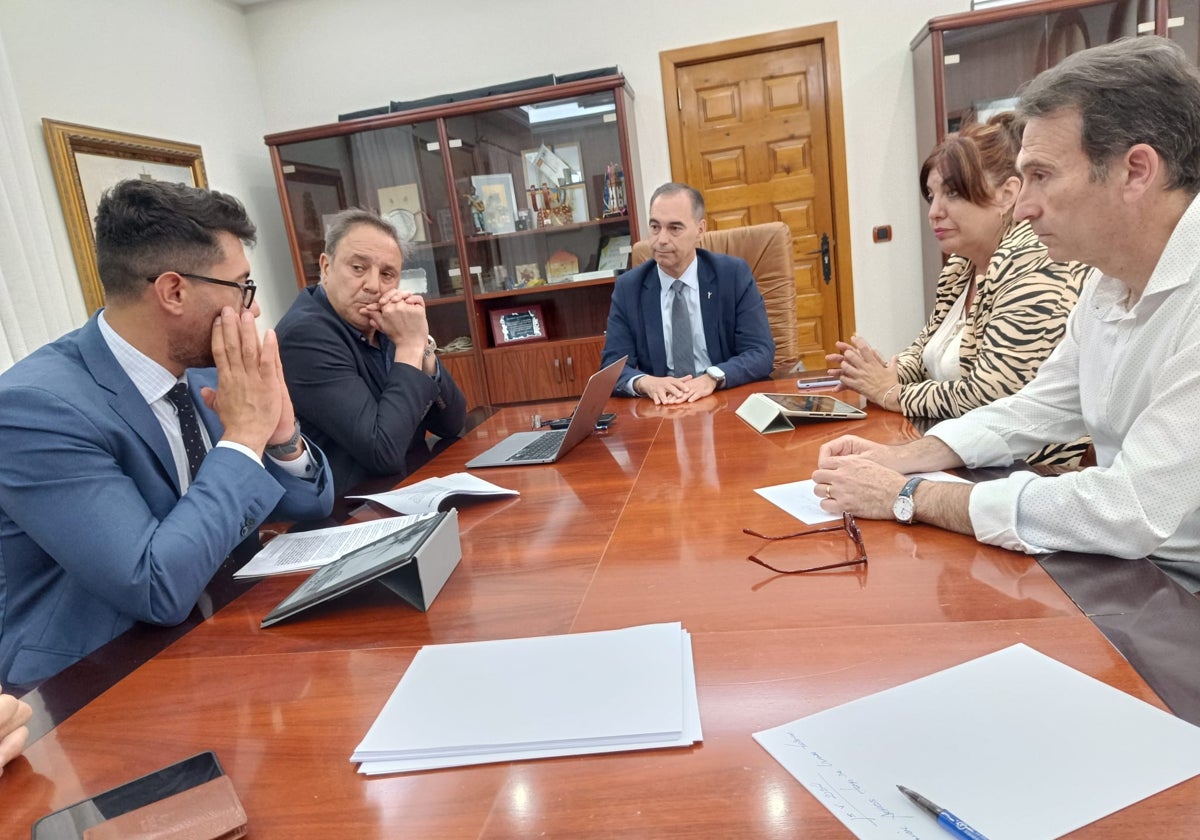 Benalmádena holds meeting to respond to requests and suggestions of tourism sector
