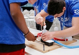 Students at an Escuela de Segunda Oportunidad (second chance school).