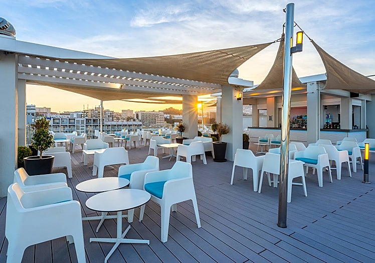 Hotel Las Arenas Sky Bar.