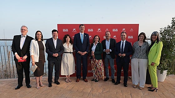 SUR in English 2024 Top International Business Guide and Awards photocall