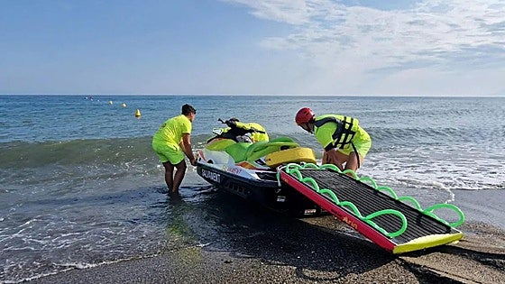 Lifeguards launch summer service in two eastern Costa del Sol resorts this weekend