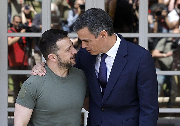 Volodomir Zelensky and Pedro Sánchez