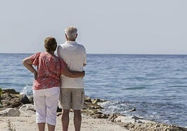 Andalucía's free card for the over-65s: what discounts does it entitle you to receive and how do you apply for it?