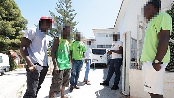 Malaga reception centre starts housing migrants despite objections from local residents