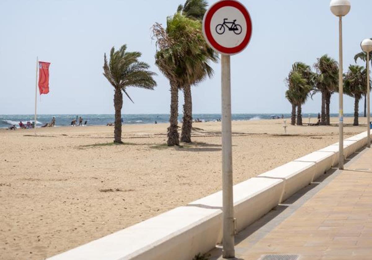 Urbanova beach in Alicante.