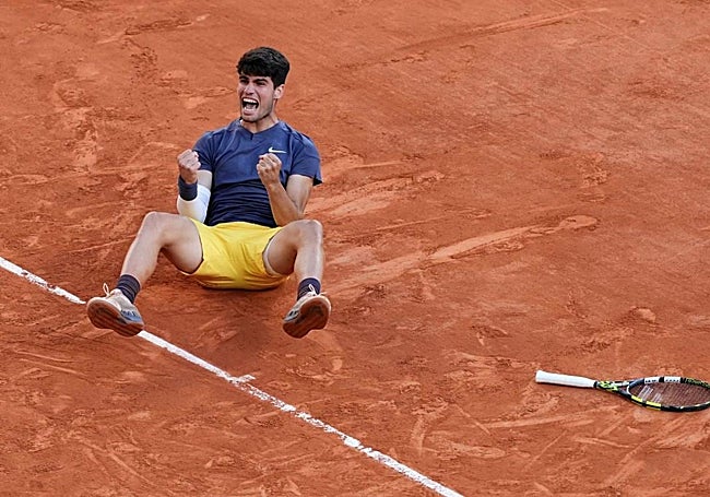 The young tennis star celebrates the decisive point.