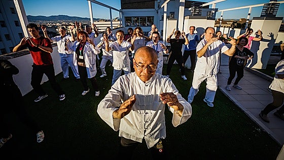 Granada's doctors and nurses kick-start their day with tai chi classes