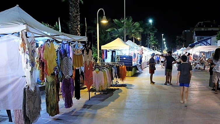 Daily night market signals start of summer for Costa del Sol resort