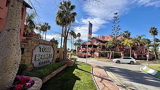 Luxury apartments in Estepona back in spotlight over community president's latest salary increase