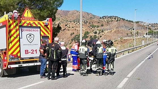Seriously injured motorcyclist airlifted to hospital after crash near La Viñuela reservoir
