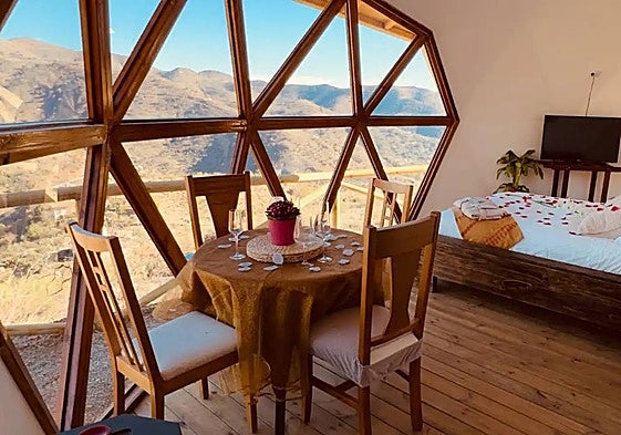 The domes, designed to blend in perfectly with their surroundings, provide all the necessary privacy and modern comforts.