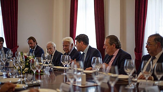 Former Spanish PM visits Rock and lunches next to Picardo