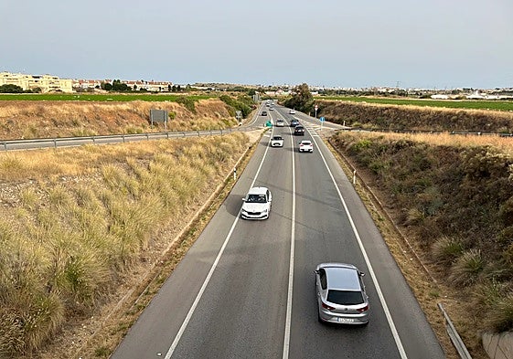 A section of the A-356 road as it passses past Vélez-Málaga.