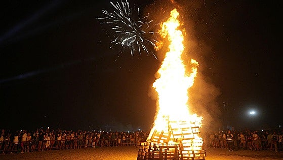 The night of fire that officially welcomed in summer on the Costa del Sol