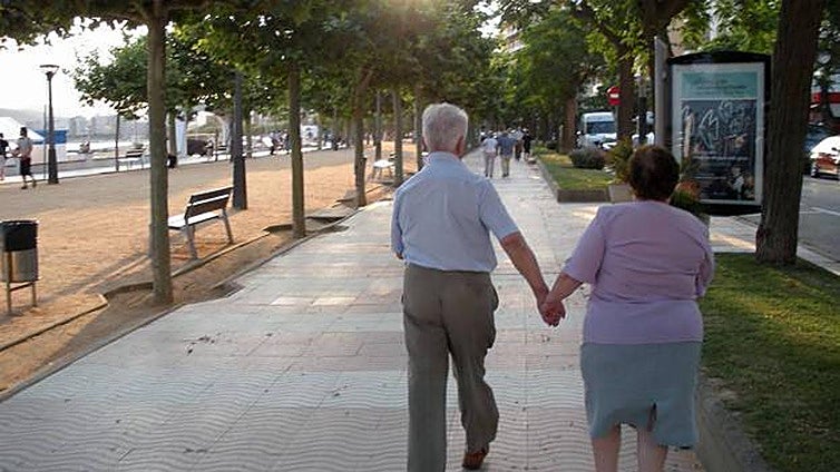Bargain-priced holiday scheme for pensioners in Spain opens for bookings from 1 July