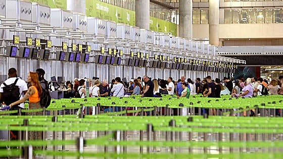 Almost 2,200 flights will operate at Malaga Airport this weekend, at the gates of July