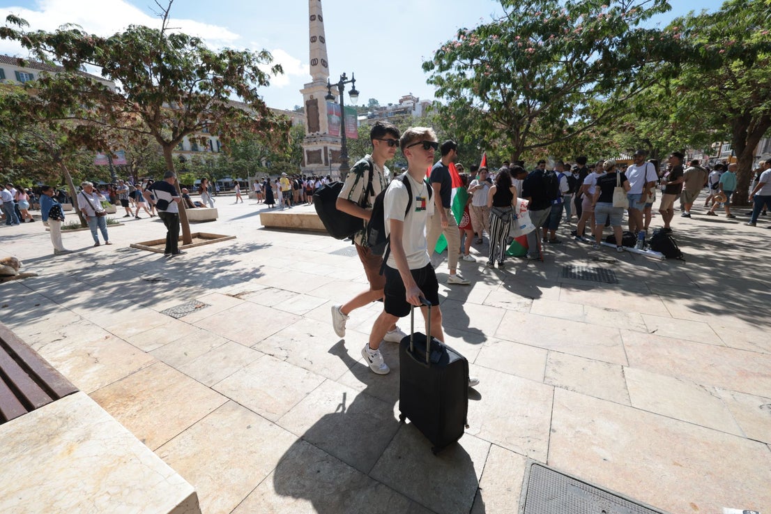 Housing crisis demonstration in Malaga, in pictures