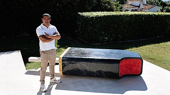 The Estepona artist who stuns with his cool 7,000-kilo marble sculptures