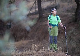 Paco El Montañero, before climbing the Llano de la Perdiz on one of his morning outings.