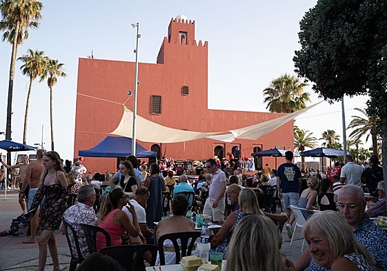 Independence Day party at Bil Bil castle.