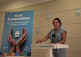 The mayor of Torremolinos, Margarita del Cid, presents the municipal plan to facilitate access to housing.