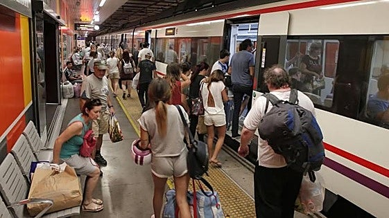 Drafting of project to cut train wait times to 15 minutes on Malaga-Fuengirola line goes out to tender