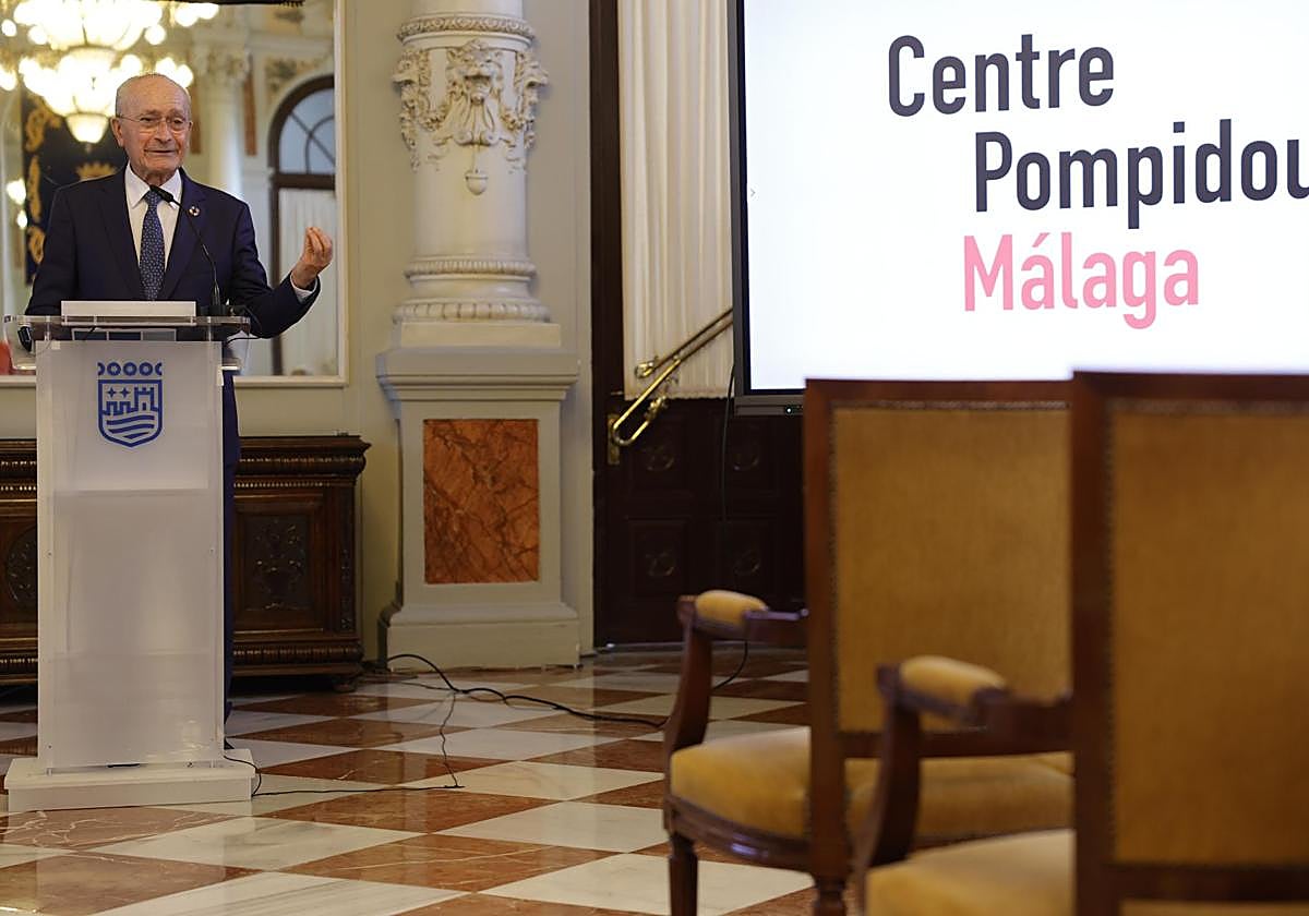 Mayor of Malaga, Francisco de la Torre, shares the good news.