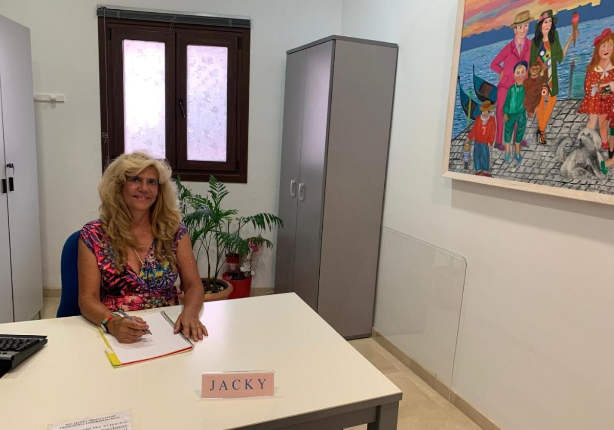 Jacky Gómez in the foreigners' office at Nerja town hall.