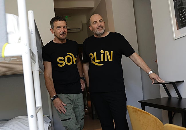 The partners have symbolised the union of their companies on the T-shirts that make up the name of the new project: Sohrlin.